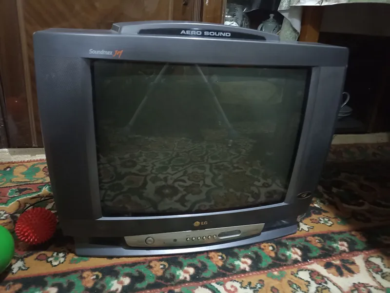 телевизор LG Golden eye  21'.
