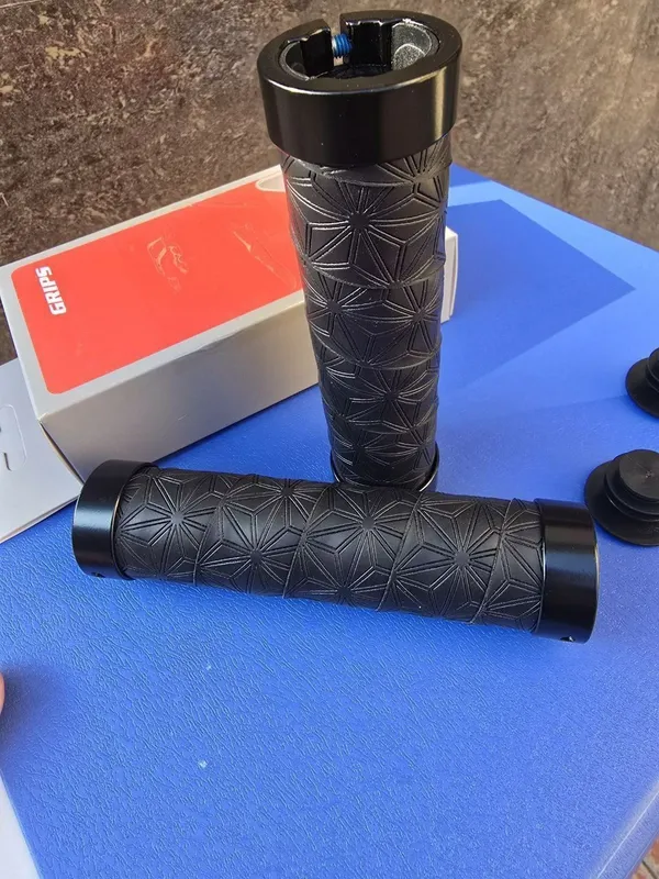 Грипсы GRIPS с локами, ручки для велосипеда есть и другие модели