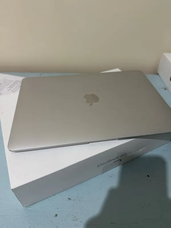 Macbook Air M1 8/256 GB 96% ёмкост — фото 1 Macbook Air M1 8/256 GB 96% ёмкост — фото 1
