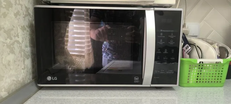 Техника LG , SAMSUNG , стол книжка — фото 1
