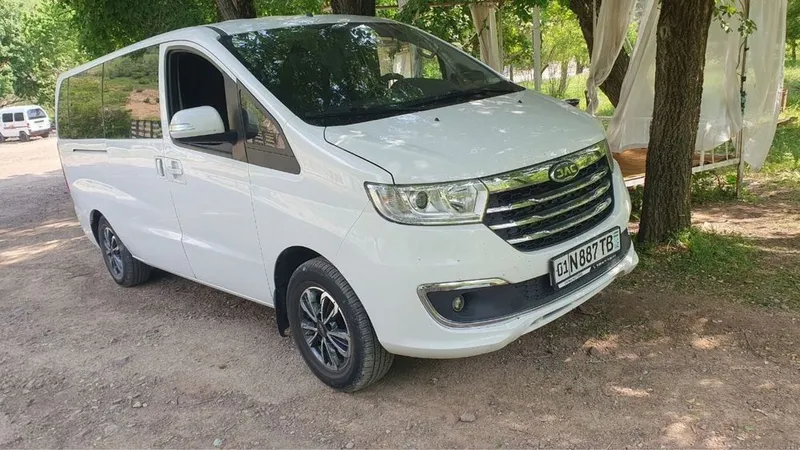 Sayohat uchun Jac M3 8 orinli