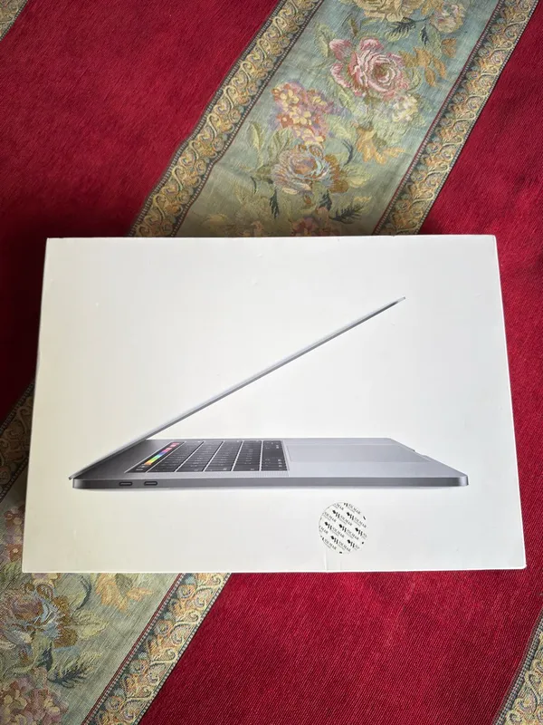 MacBook Pro 15.4 2018, 16/512 6 MacBook Pro 15.4 2018, 16/512 6