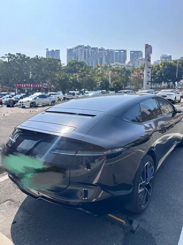 Avatr 12 ultra 4AWD 705 toʻkda full 2025 yili — фото 1
