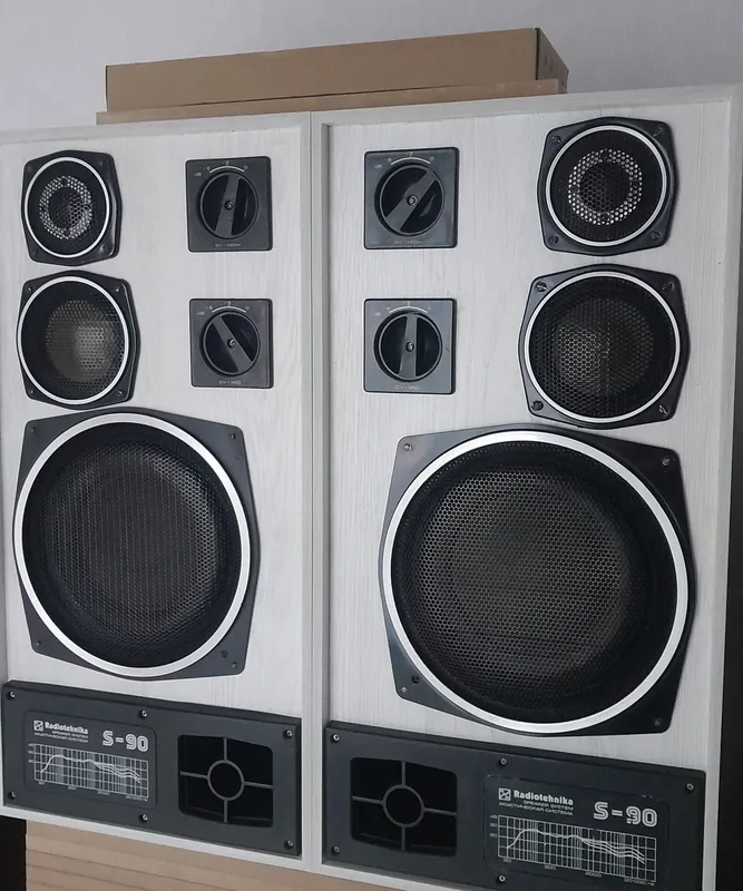 Продаются колонки S 90. 2800 000 1
