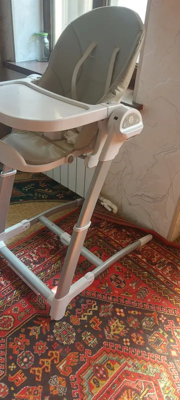 Ovqatlanadigan stul Ovqatlanadigan stul