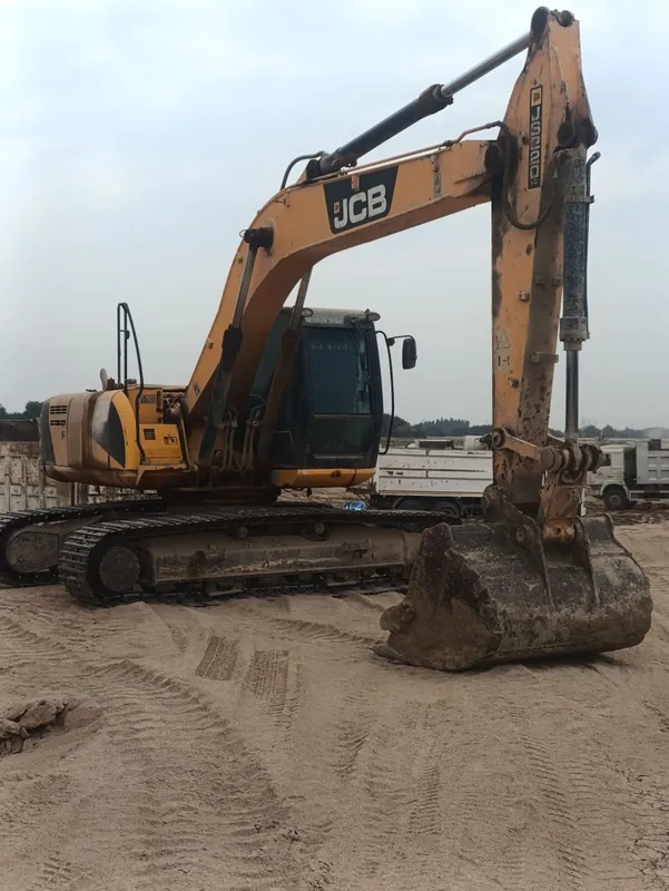 JCB Екскаватор сотилади хозирда ишлабтурибди холати йахши