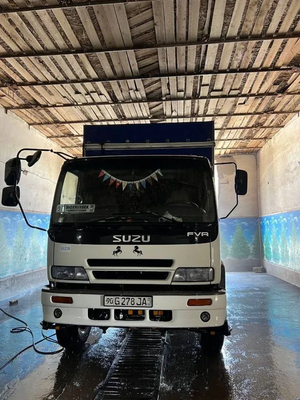 Isuzu 2015 yil 10 tonnalik 6 Isuzu 2015 yil 10 tonnalik 6