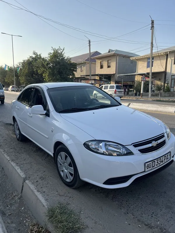 Lacetti 2019 rangi oq holati juda yaxshi kraskasi yoq toza mashina…….. 1 Lacetti 2019 rangi oq holati juda yaxshi kraskasi yoq toza mashina…….. 1