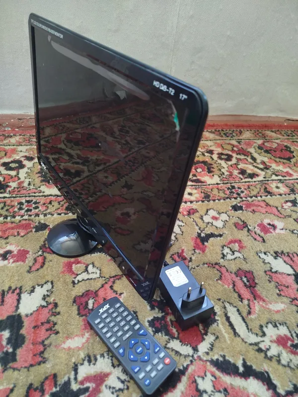 Srochna sotiladi XPX mini televizor