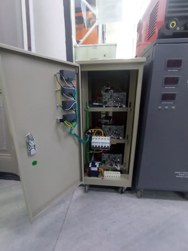 Стабилизатор напряжения латерный 380 220 3 Стабилизатор напряжения латерный 380 220 3