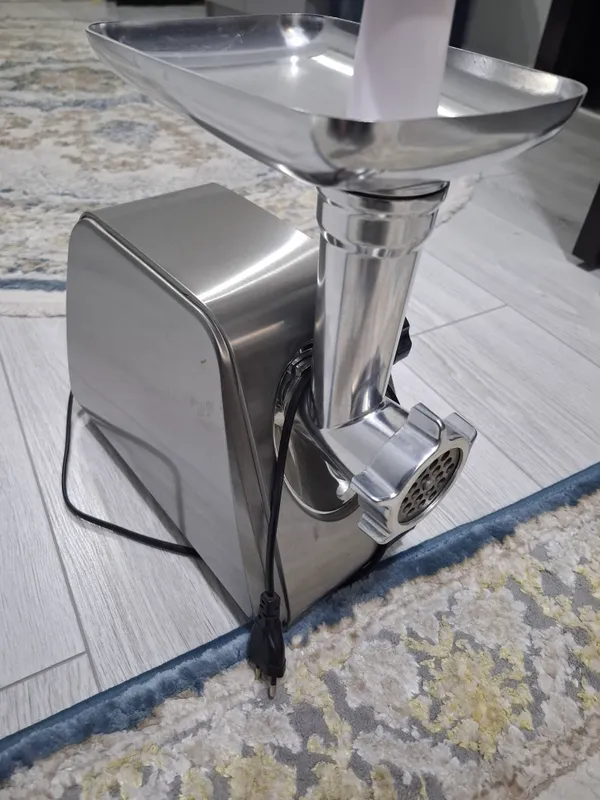 Продам Мясорубку б.у.