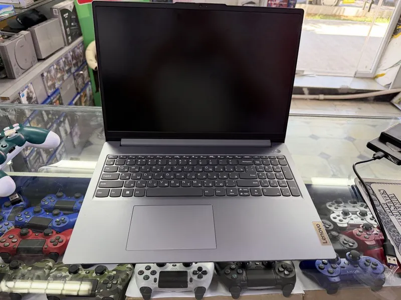 Продается ноутбук lenovo 3