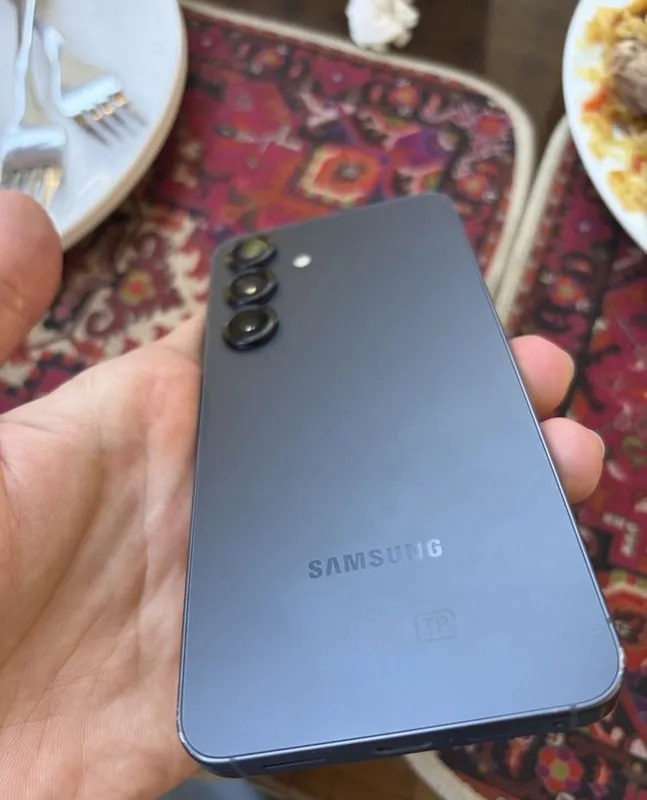 Samsung S25 в хорошем состоянии 5 Samsung S25 в хорошем состоянии 5