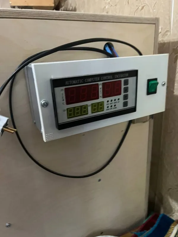 Inkubator 528 talik polniy avtomat 3