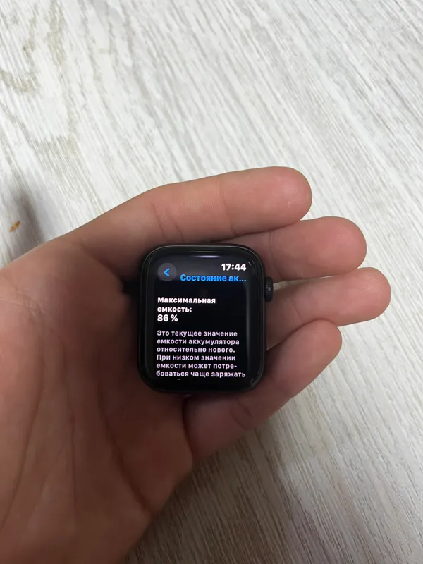 Apple Watch se 44mm 6 Apple Watch se 44mm 6