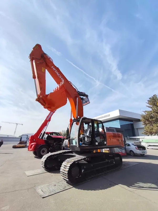Гидравлический экскаватор Hitachi ZX330-5A — фото 3
