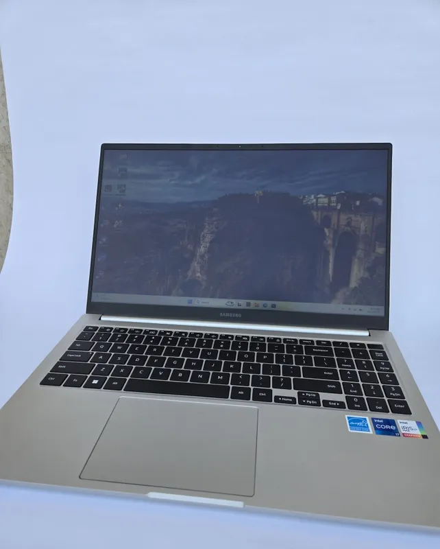 Samsung Galaxy Book NP750TDA i7 16/512 ГБ 2