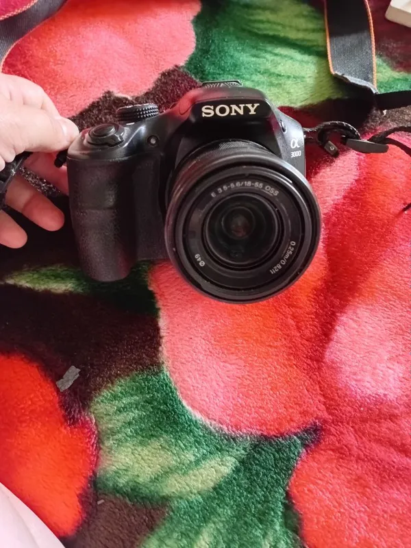 Sony fotoaparat sotiladi