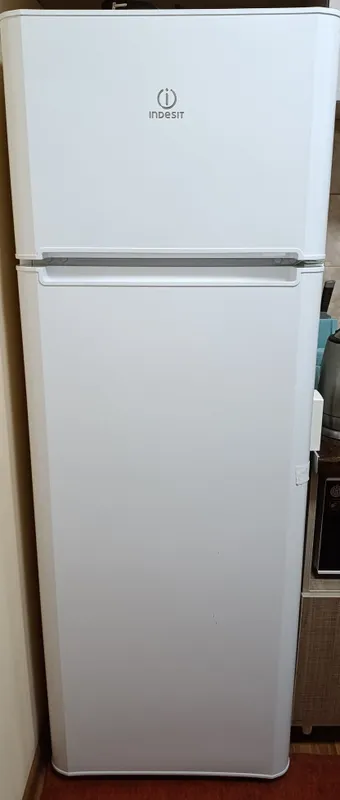 Продаю холодильник INDESIT NTA16R — фото 2