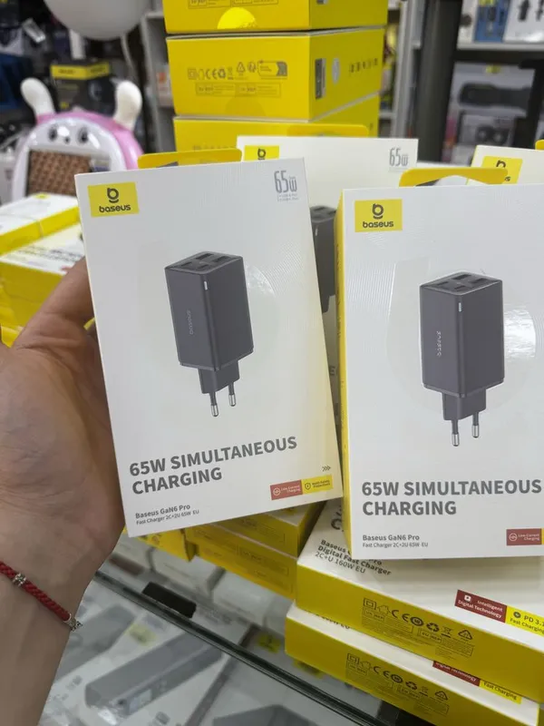 Baseus GAN 6 2 type-c, 2 usb, 65w, кабель 1 м в коплекете — фото 1 Baseus GAN 6 2 type-c, 2 usb, 65w, кабель 1 м в коплекете — фото 1