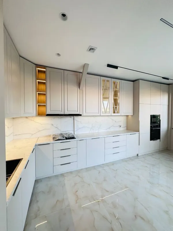 Продажа нового дома 4,7 сотки Циолковская у речки из травертина — фото 5