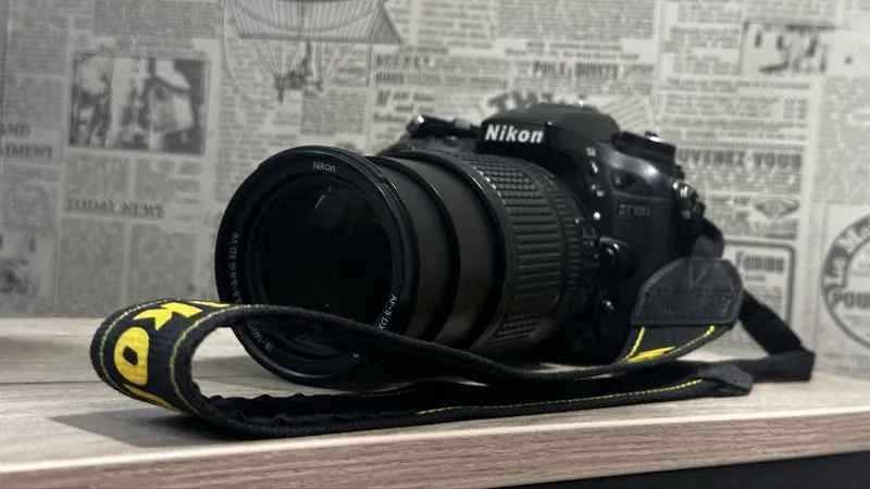 Полу проффесиональная камера Nikon D7100 с объективом 18-140mm 3,5-5,6 1