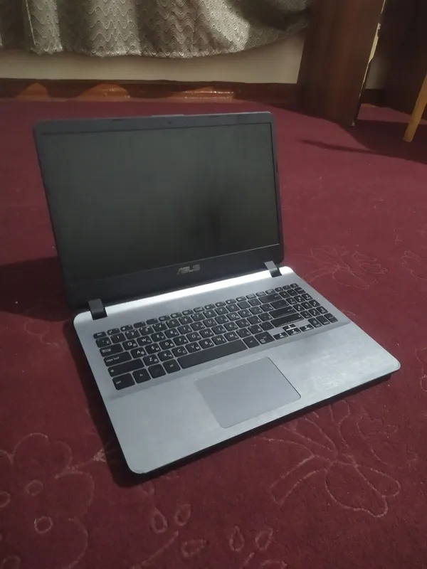 ASUS noutbuk sotiladi