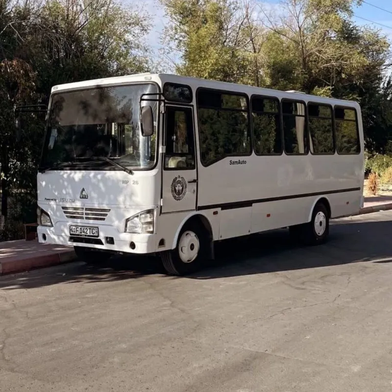 Isuzu sotiladi avtobus 4