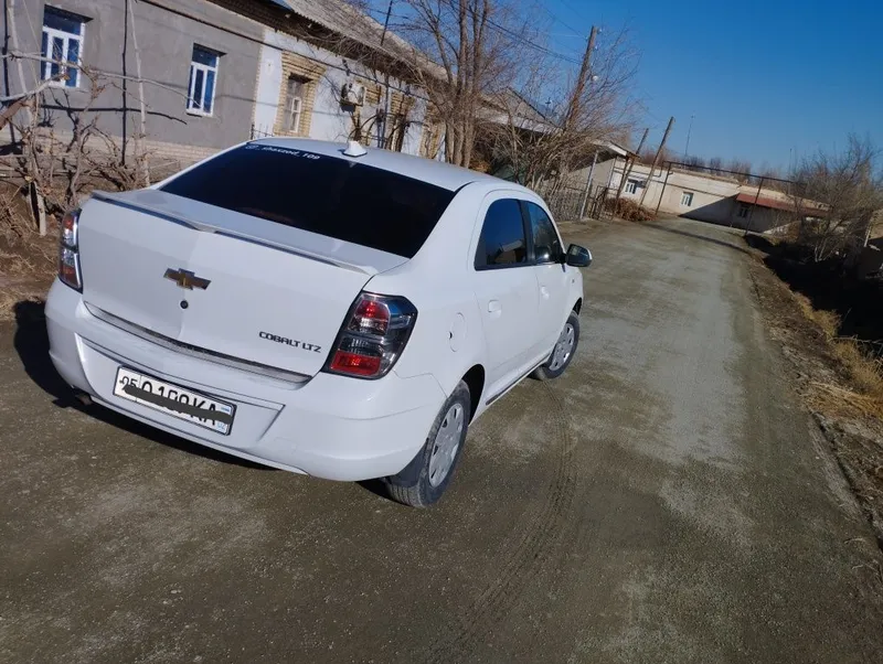 Chevrolet Cobalt avtomat 2018 — фото 2