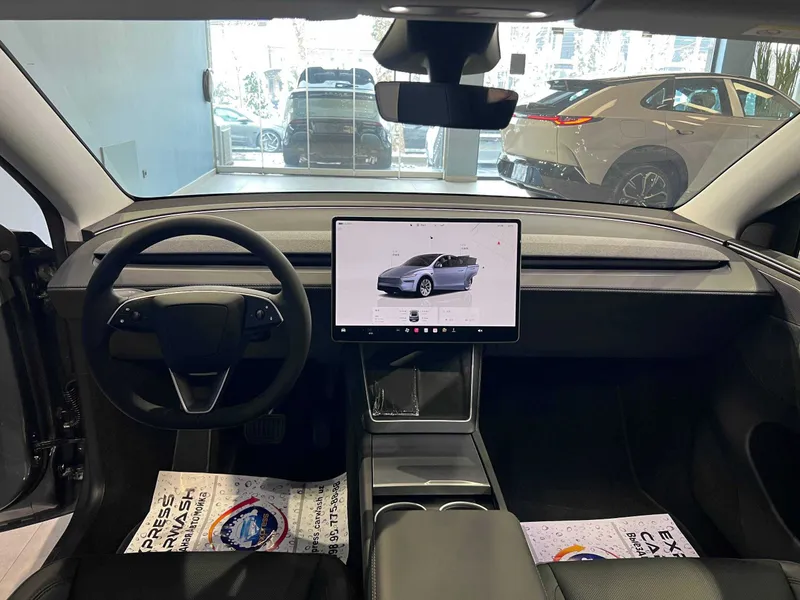 TESLA MODEL Y PLUS AWD Long Range dual motor 8 TESLA MODEL Y PLUS AWD Long Range dual motor 8