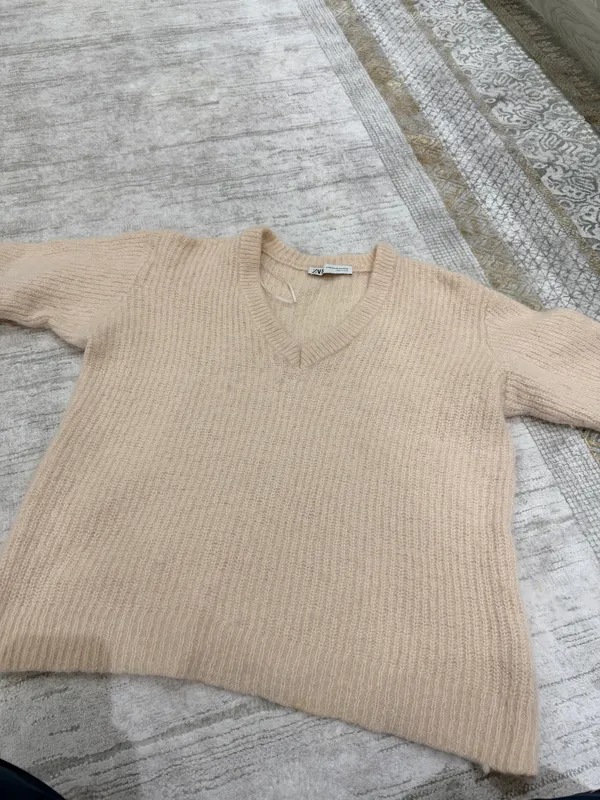 Sviter Zara 1