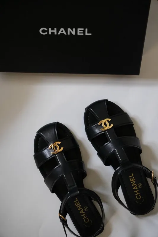 Ayollar uchun Chanel sandallari 4