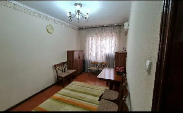 Продаётся просторная 4-комнатная квартира с ремонтом, кладовой и балконом — фото 3