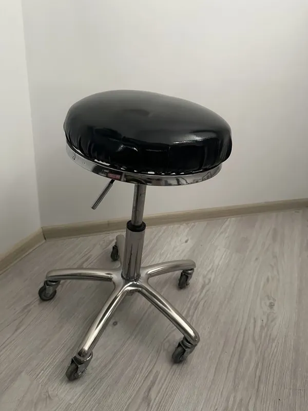Стулчик для салона