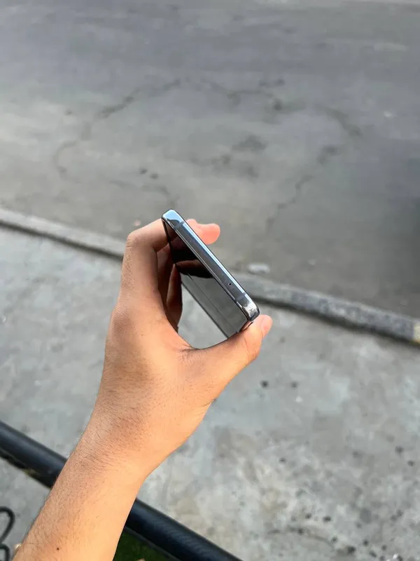 Samsung Z flip4 1