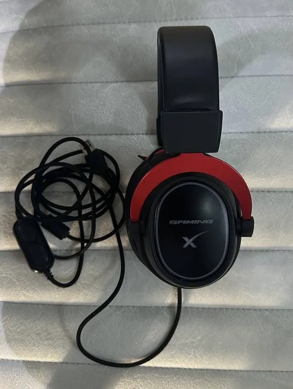 Naushnik sotiladi holati ideal madeli gaming X