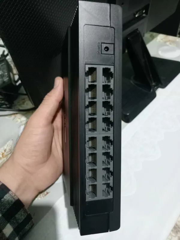 Komutator, HUB. TP-Link TL-SF1016D 10/100 Mbps. — фото 3