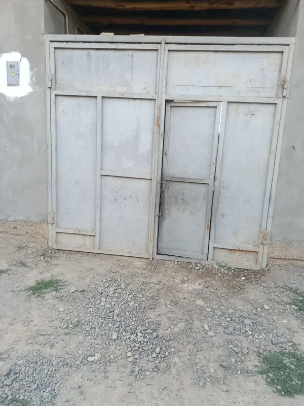 Darvoza sotiladi 3.10ga 3metr