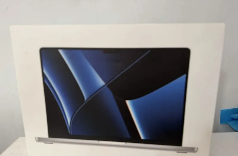 Macbook Pro 14inch/M2Pro/16/512/full box 1 Macbook Pro 14inch/M2Pro/16/512/full box 1