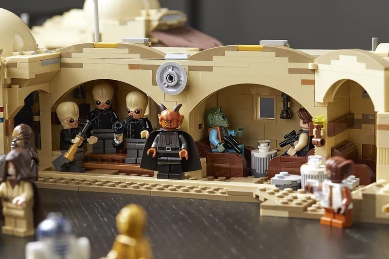 Лего набор Звёздные войны Кантина Мос Эйсли.Lego Star Wars Mos Eisley 5
