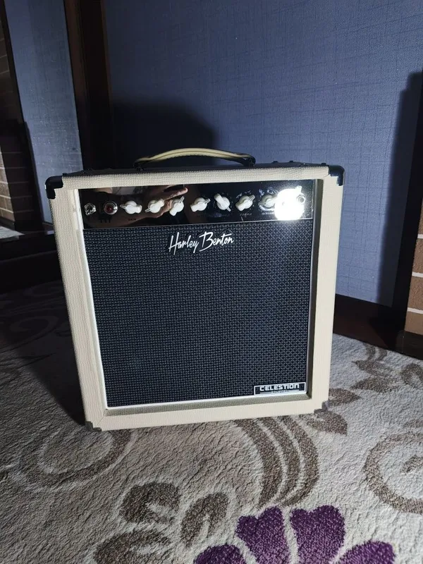 Ламповый комбик Harley Benton TUBE15 Celestion