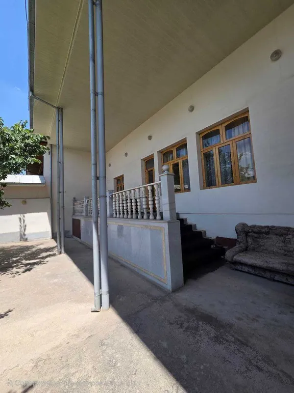 Hovli 6sotix Urikzor Mahalla 312maktabdan oldingi ko'chada joylashgan.