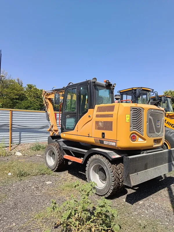 Экскаватор колесный xgma 130wh 1