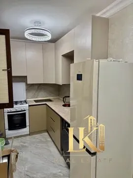 #100 4/3/4 Просторная 4-комнатная квартира с большим балконом 12 кв.м.! Ремонт, раздельный с/у, не торец