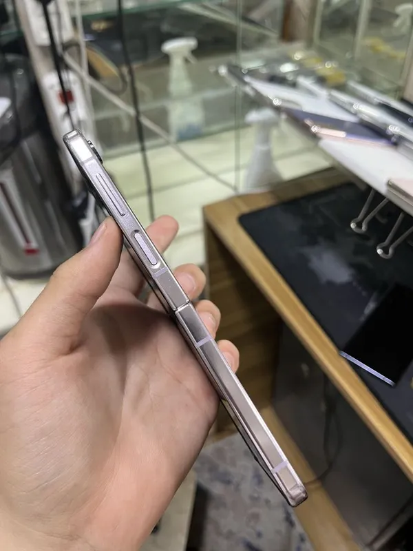 Samsung Z flip5 5G 2 Samsung Z flip5 5G 2