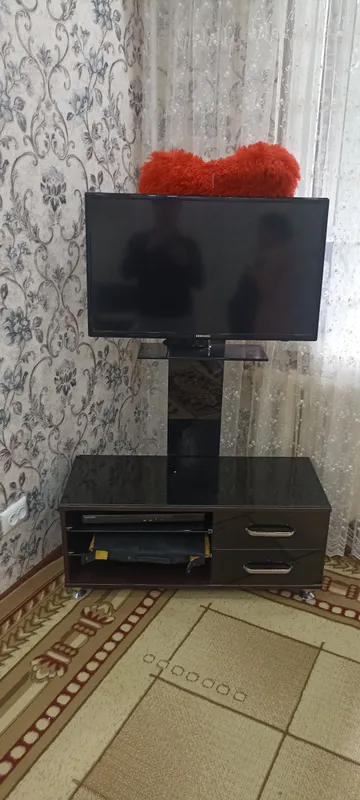 подставка и телевизор