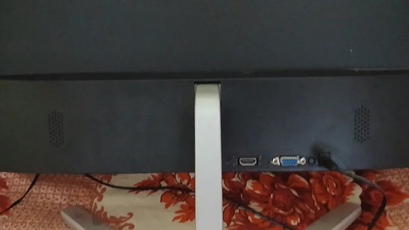 Monitor sotiladi 2