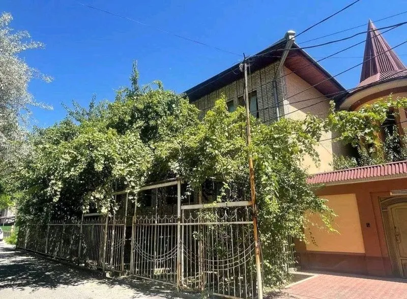 Участок 12 соток, Гостиница Россия, Mirabad Avenue