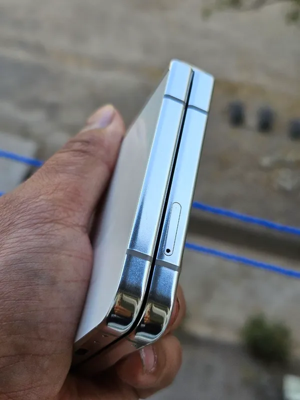 samsung Z flip 5 4