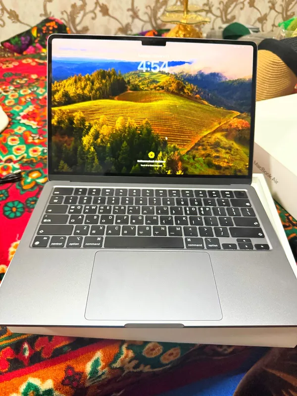 Macbook air M3 8/256 5 Macbook air M3 8/256 5